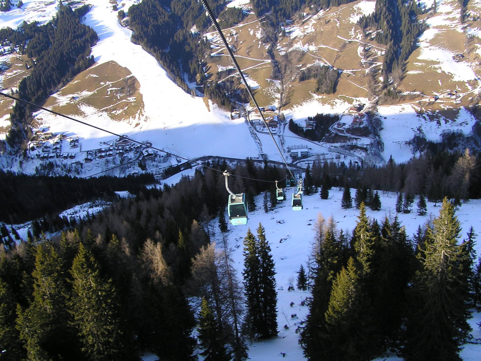 A Zwölfer Nordbahn kabinos felvonó