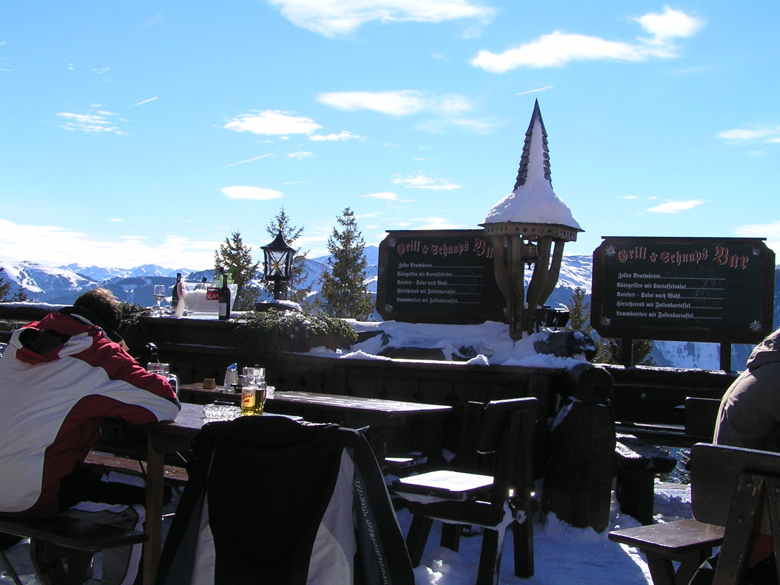 Az Aster-Alm hegyi vendégfogadó terasza