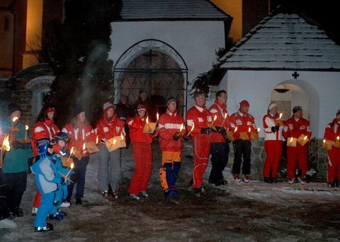 ...a falu lakossága és a Hirschegg-i oktatók részvételével