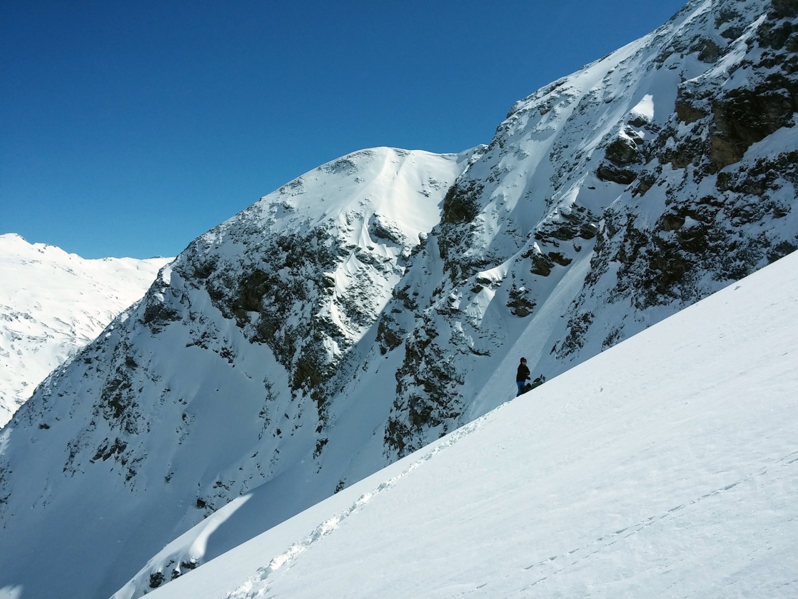 Addig pihentünk és átszereltük a splitboardot.