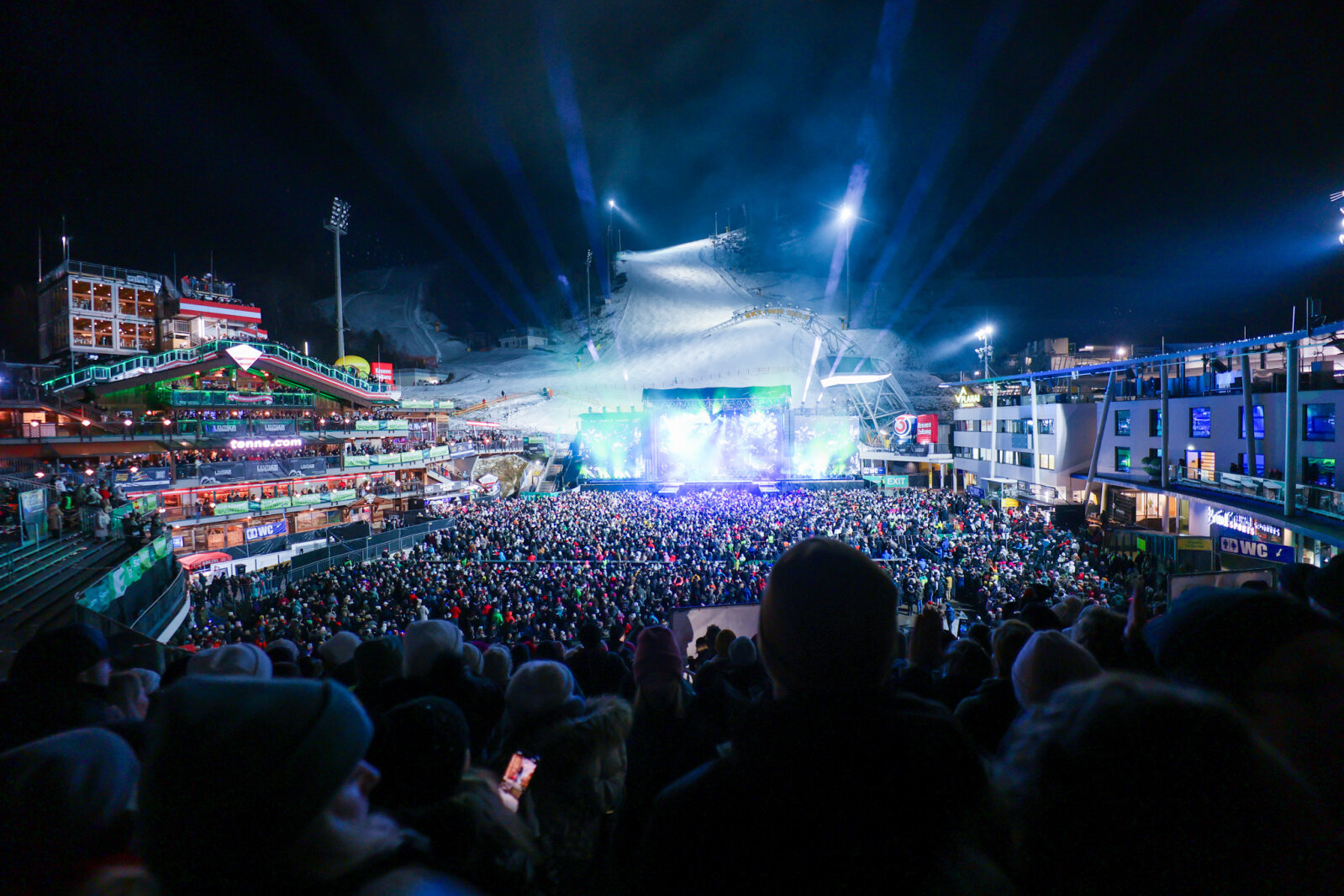 (c)  Lisa Marie Ernst