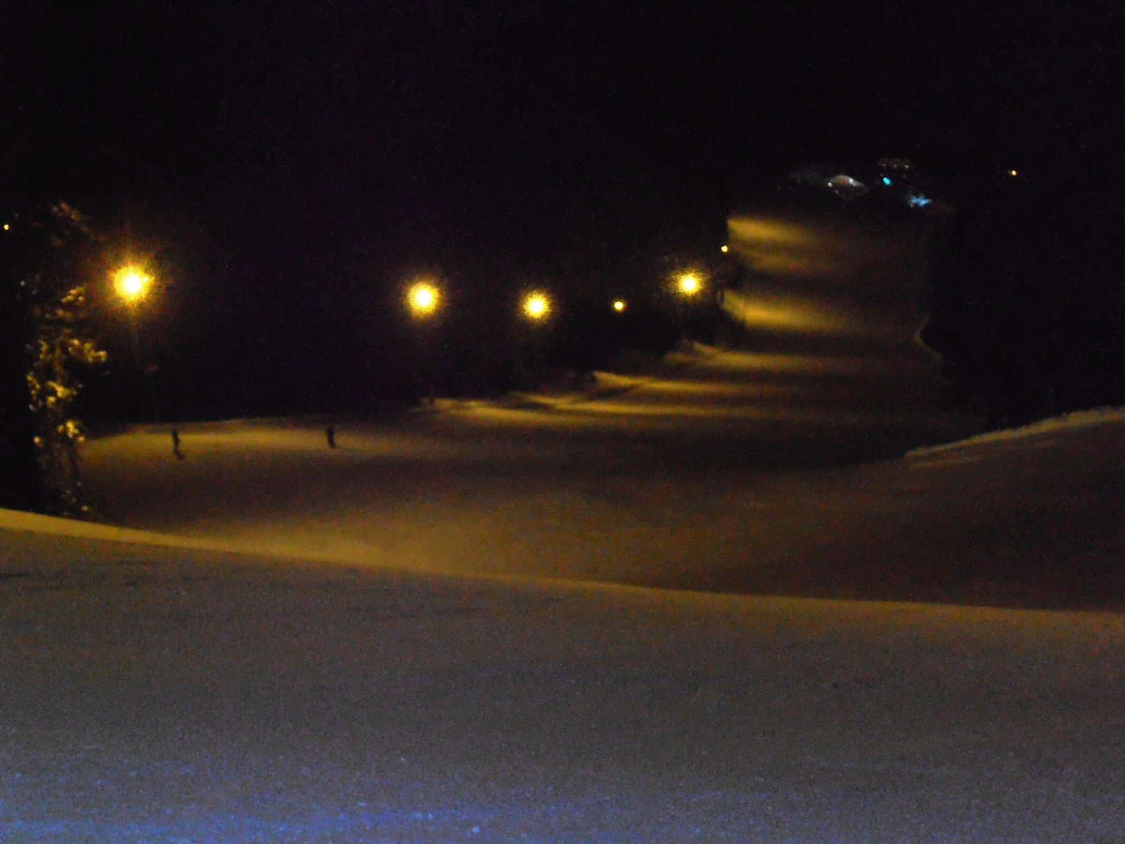 esti forgalom a 33-ason