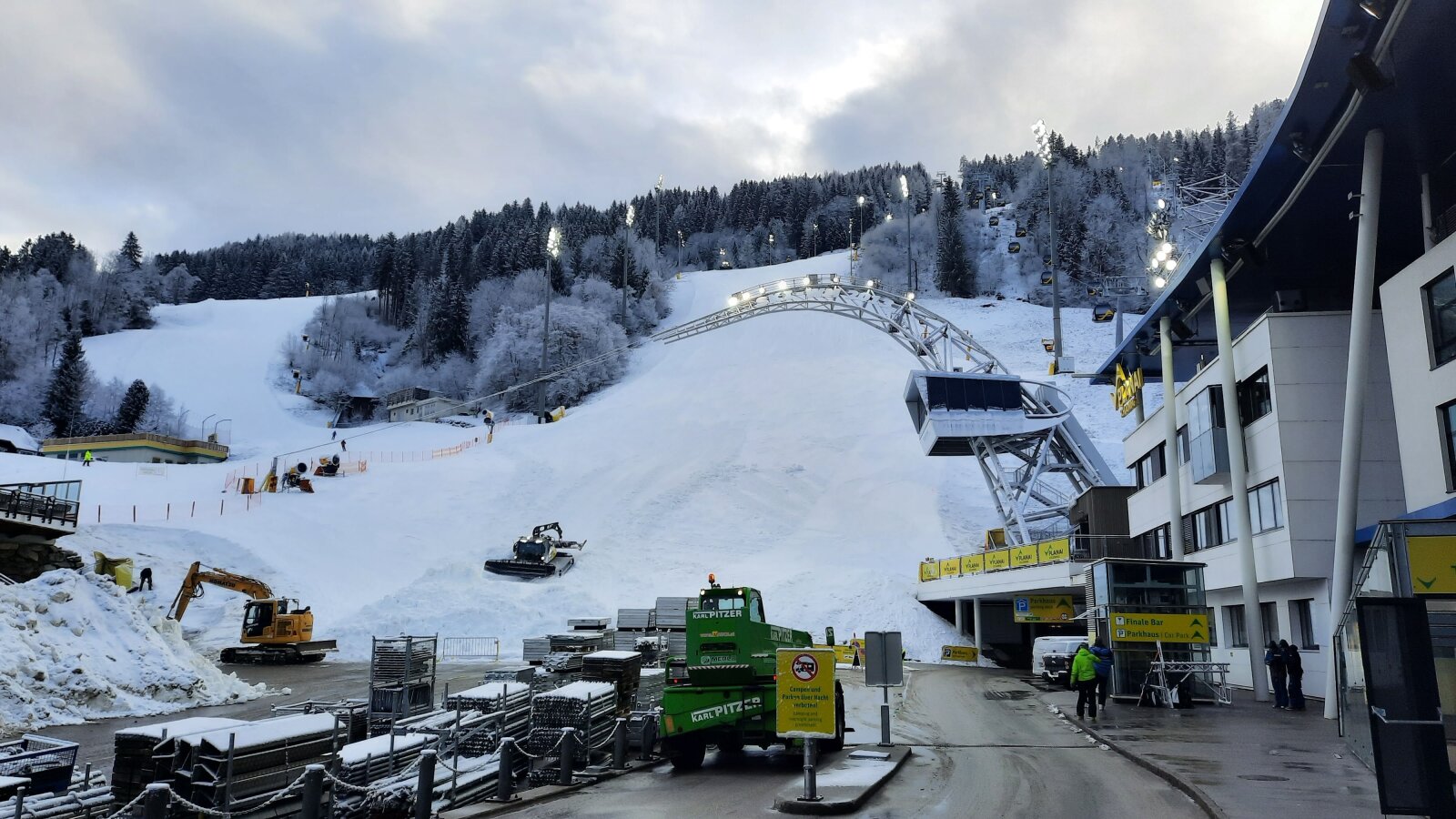 Már javában folyik a készülődés a villanyfényes világkupa versenyekre
