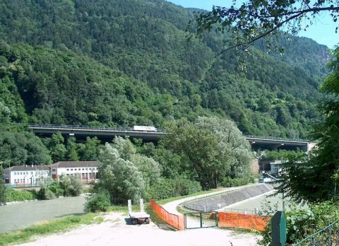 Útban Bolzano - Meran felé gépkocsival