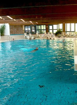 ...annak is elsősorban...