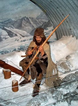 Ötzi rekonstruált viaszbábuja Schnalstalon