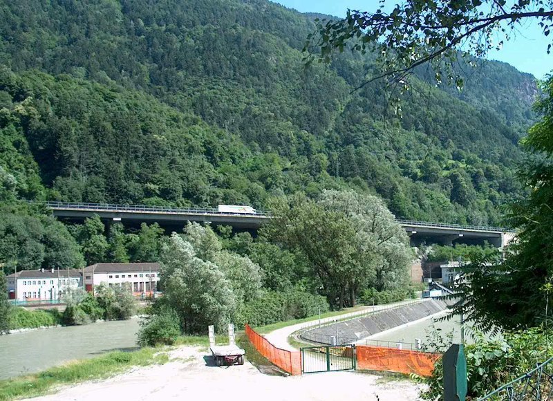 Útban Bolzano - Meran felé gépkocsival