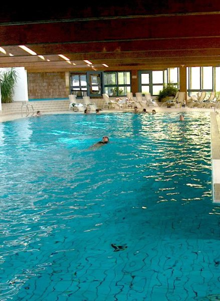 ...annak is elsősorban...