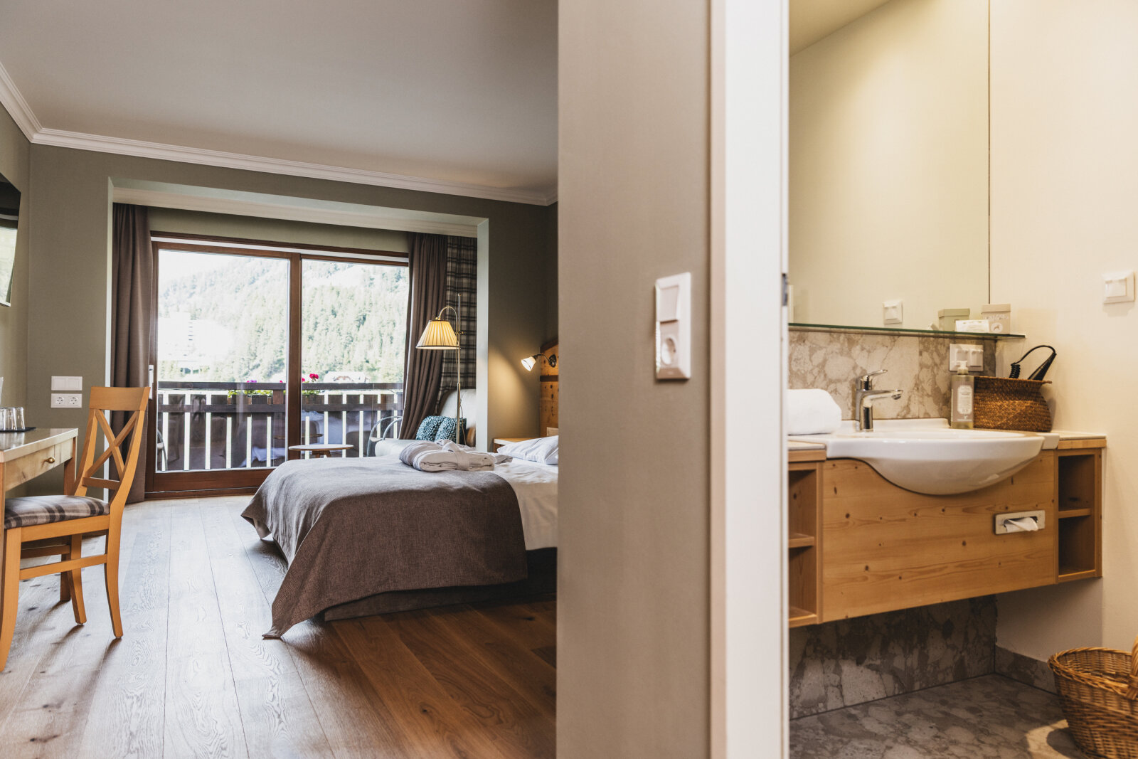 "Lakeside" panorámás szoba