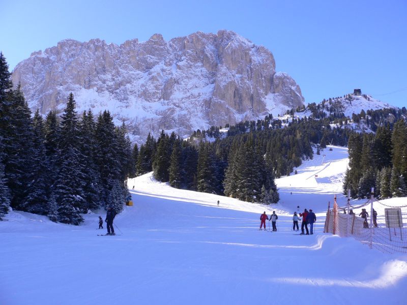 Piz-Sella-nagy-kabinhoz-vezeto-5-os-piros-palya-1.jpg