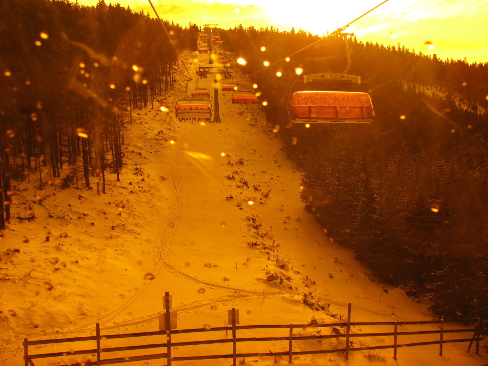 Buborékosból plexin keresztül