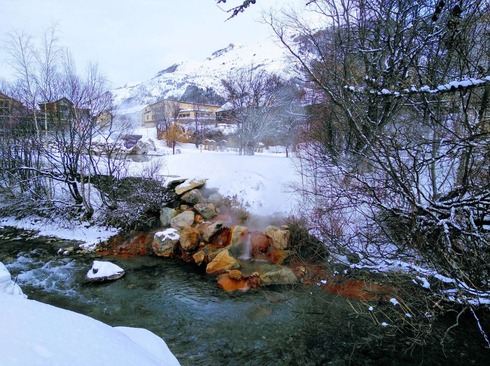 Les Grands Bains du Monetier