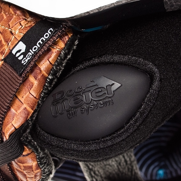 Pumpás Salomon sisak