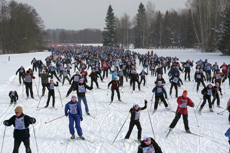 Tömeges sífutóverseny Szibéria közeli Yoshkar Ola városában