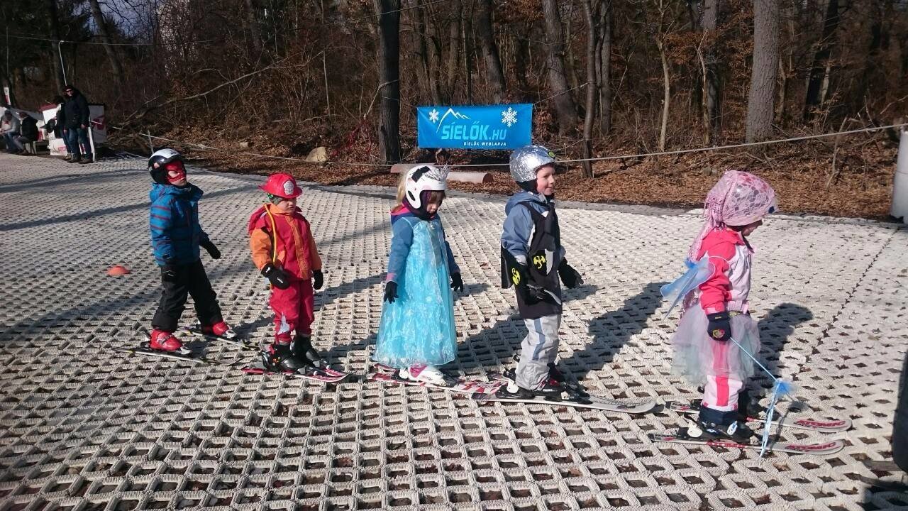 Farsang a Fogarasi Síiskolában (2017)