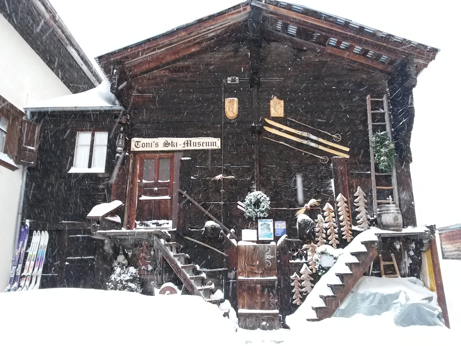 Toni Hischier privát Símúzeuma Oberwald faluban (Svájc, Wallis, Obergoms régió)