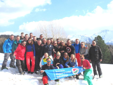 SMSZ csoportkép: ők a 2017. évi alapképzésen sikeres gyakorlati vizsgát tettek.