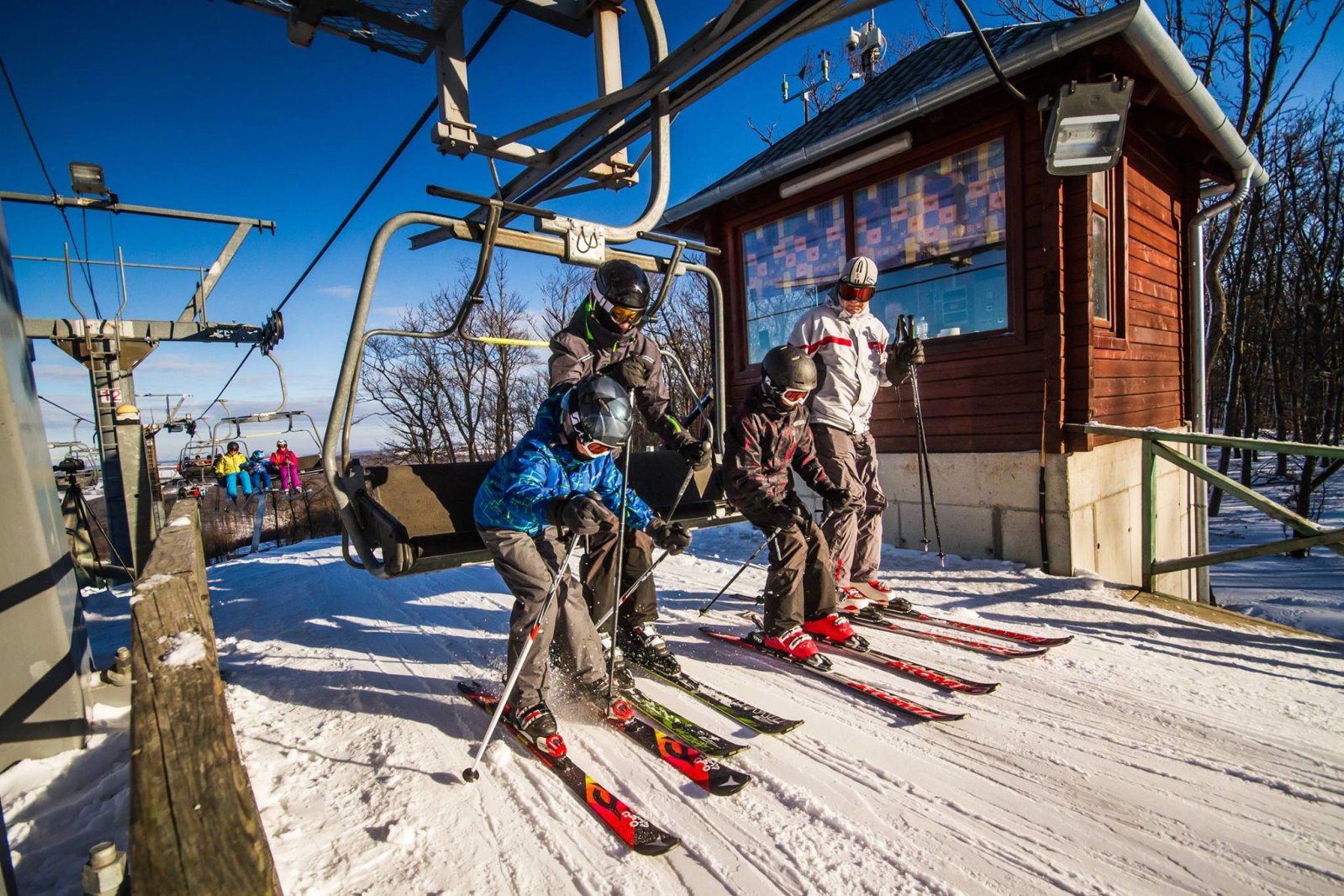 Az ülőszékes felvonó hegyállomása Eplényben