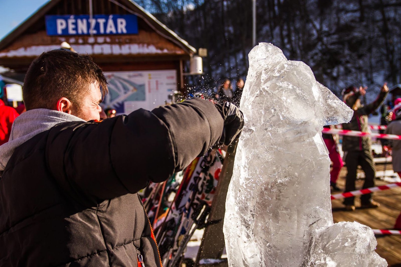 Snow Day Eplényben - jégszobrász