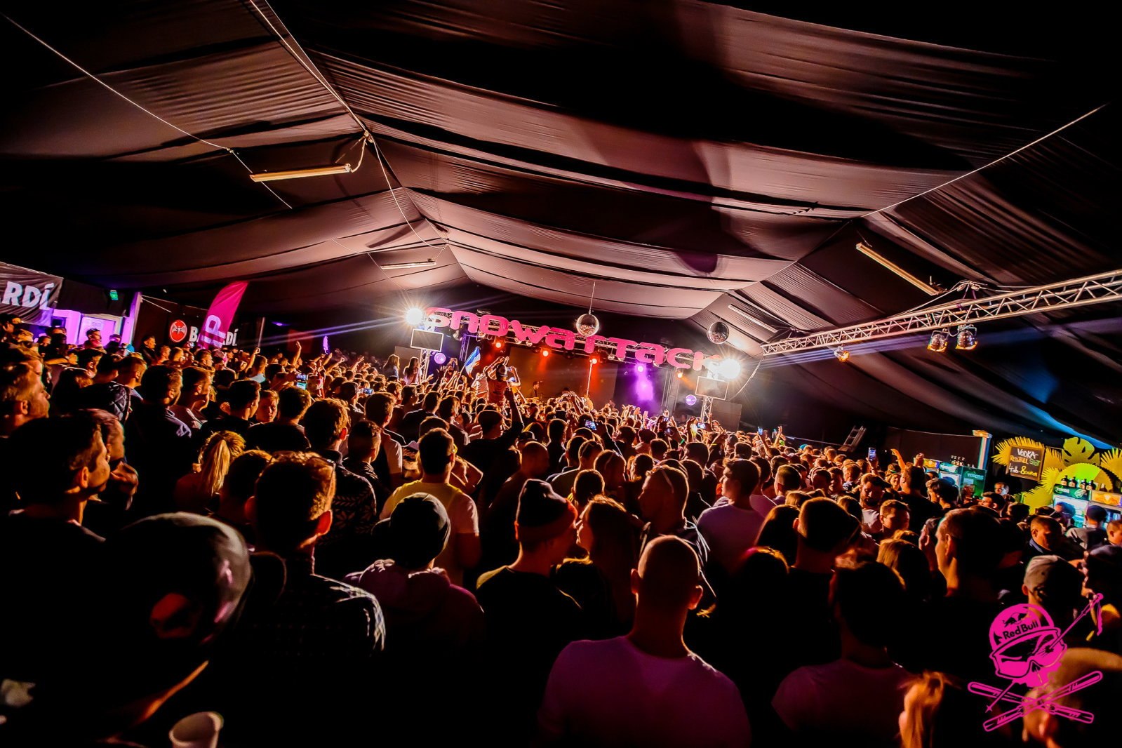 Esténként magyar és nemzetközi fellépők szórakoztatják majd a közönséget