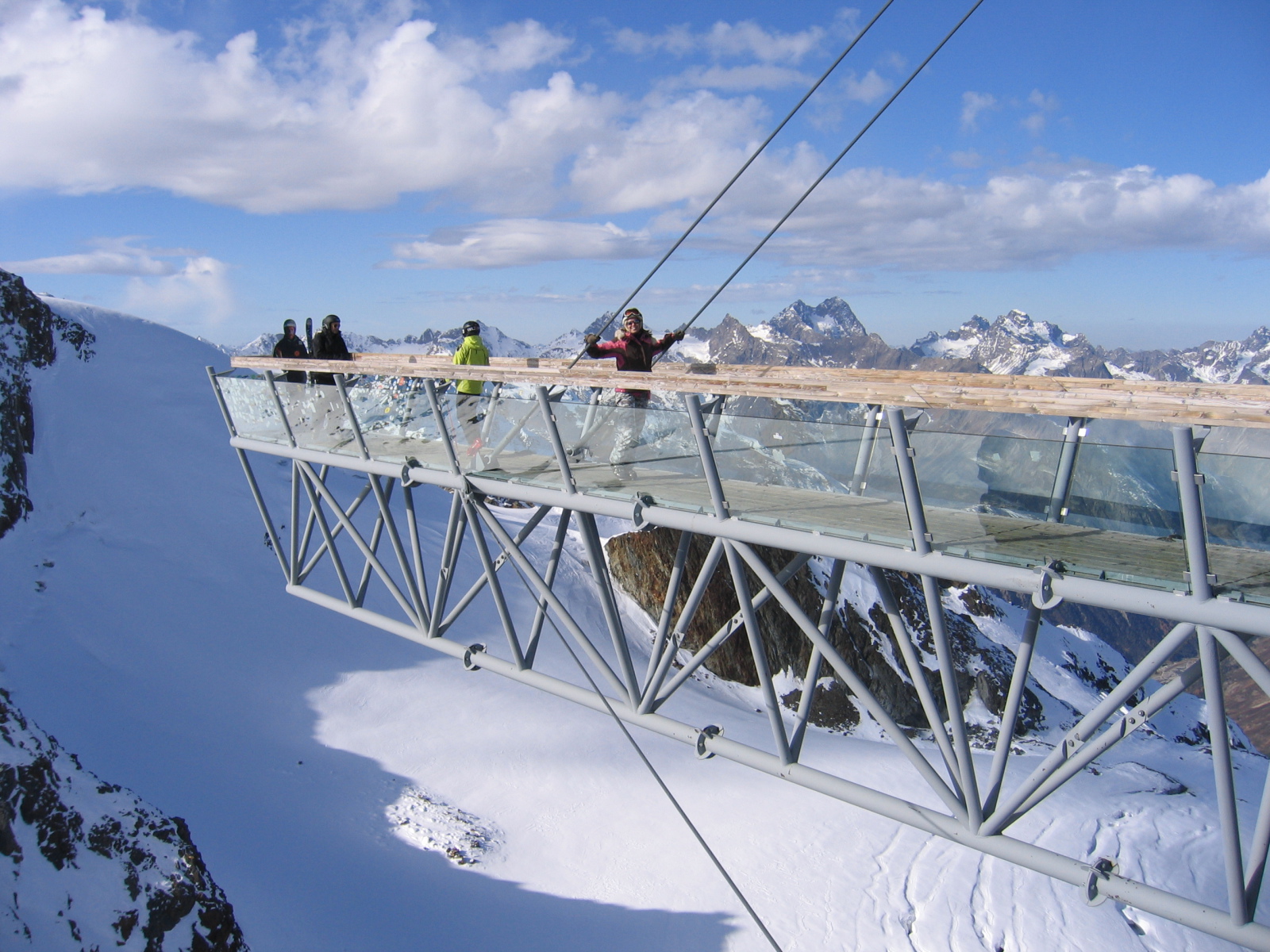 Ég és föld között