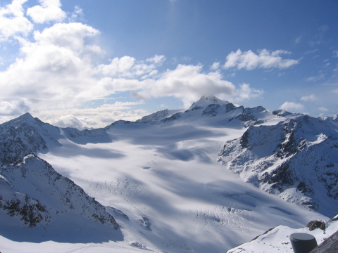 A távolban a Wildspitz csúcsa