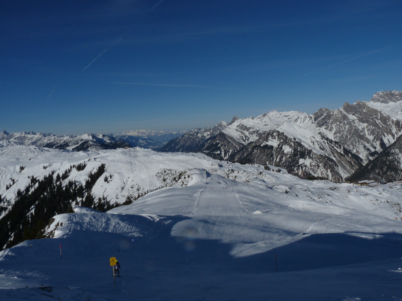 innen nem látszik a tömeg