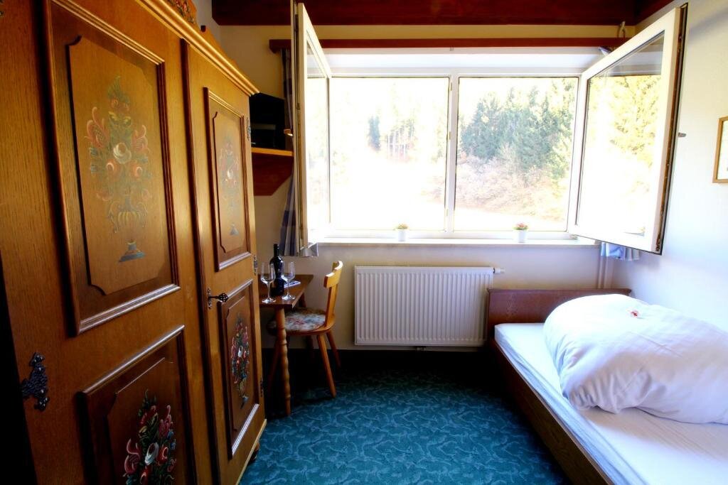 Egyágyas standard szoba