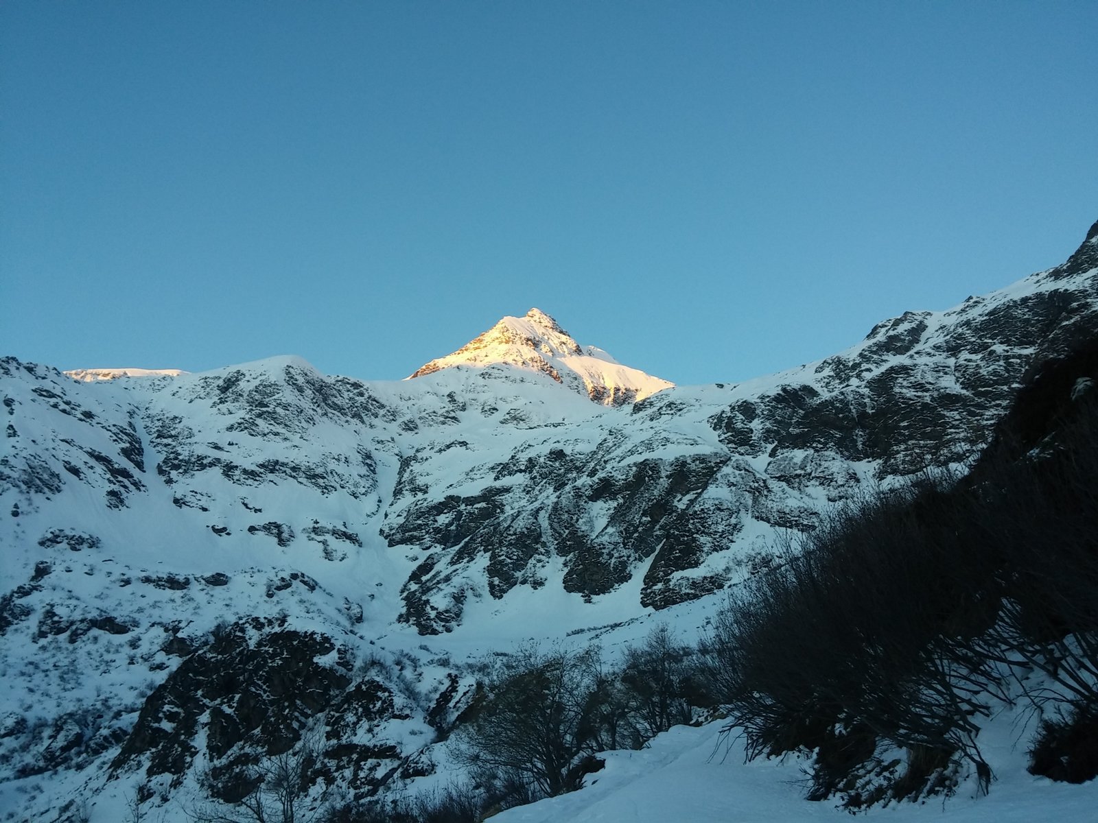 Ez egy másik csúcs, a Schareck innen nem látszik.