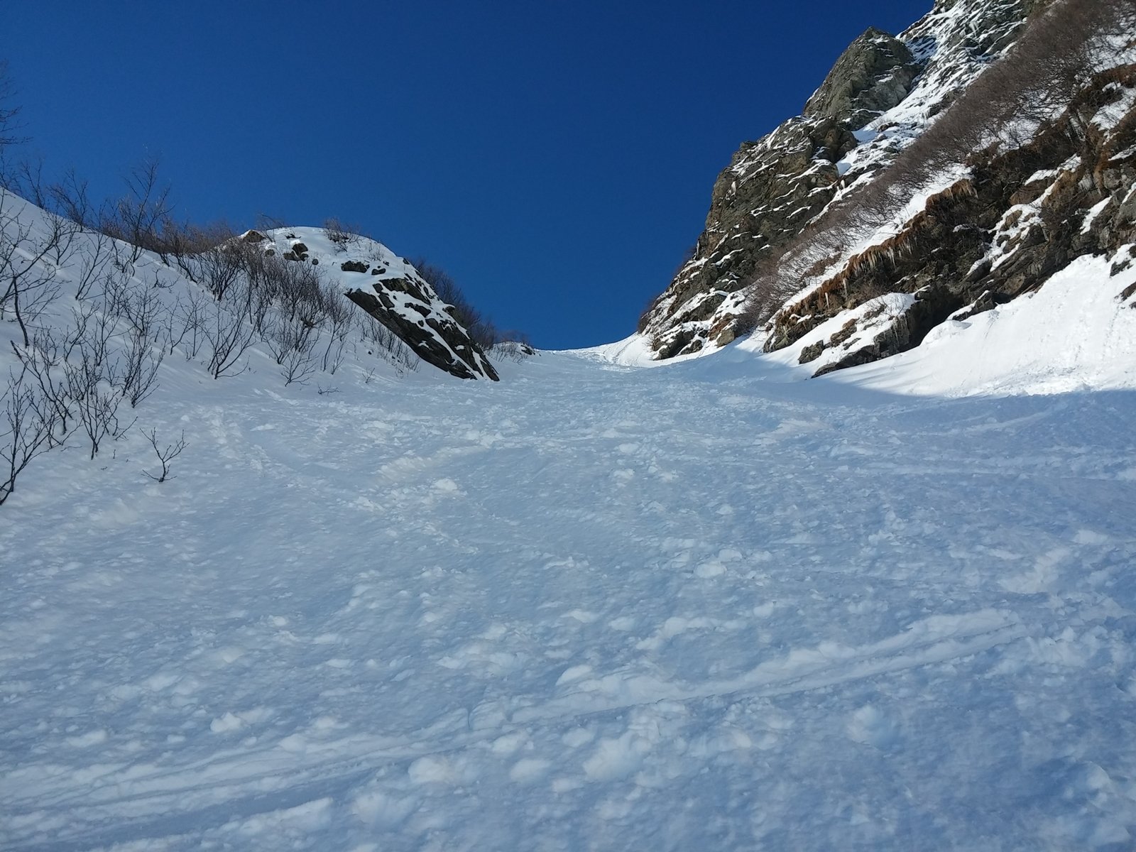 Ez a kuloár jóval rövidebb, mint a déli, ezért ez a legkönnyebb útvonal.