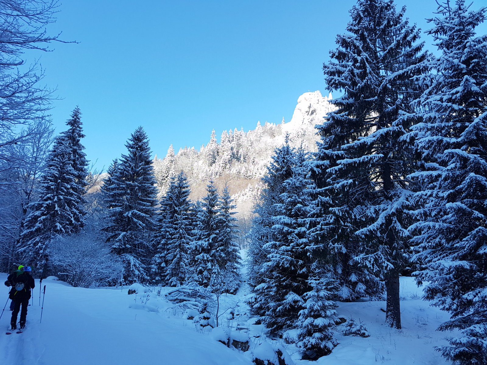 Az útról láthatók ezek a jellegzetes sziklák