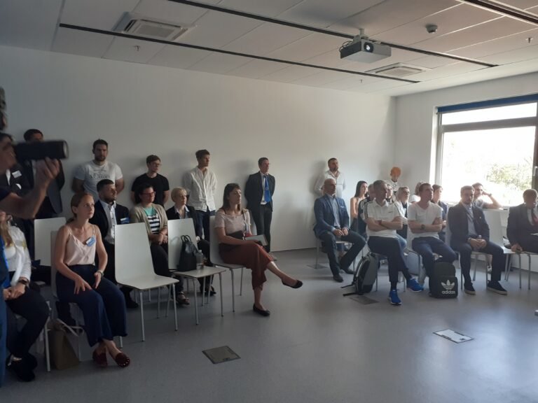 Hallgatóság egy része a Testnevelési Egyetemen