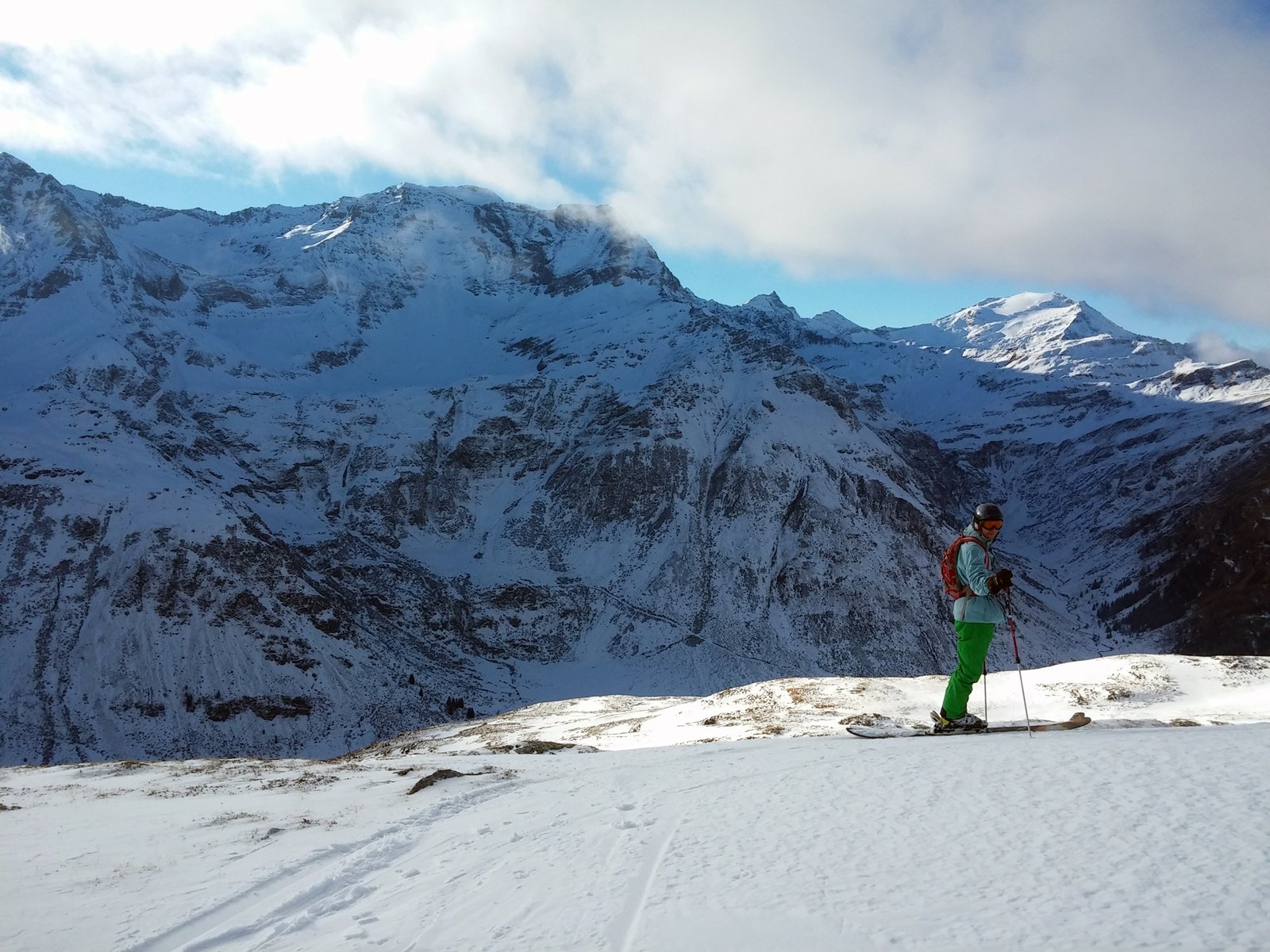 3 cm friss, alatta még novemberi hó