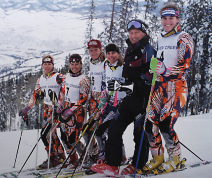 A Spyder 1989-ben lett az amerikai sí válogatott hivatalos partnere