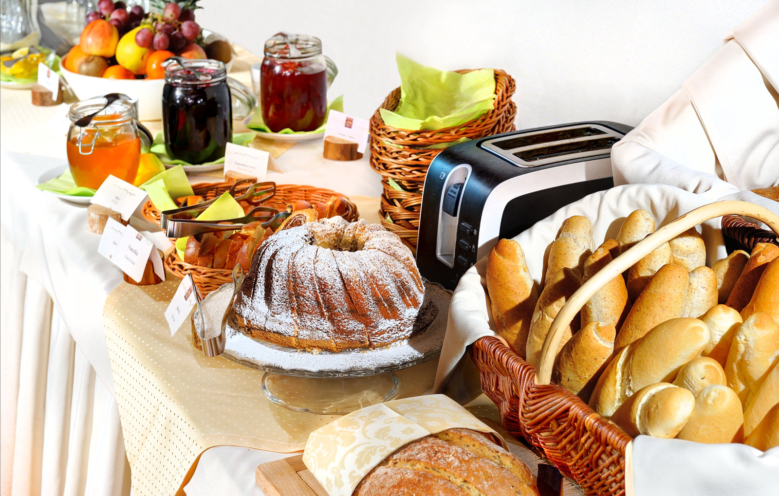 horsk-hotel-srdieko-breakfast-25354990143-o.jpg