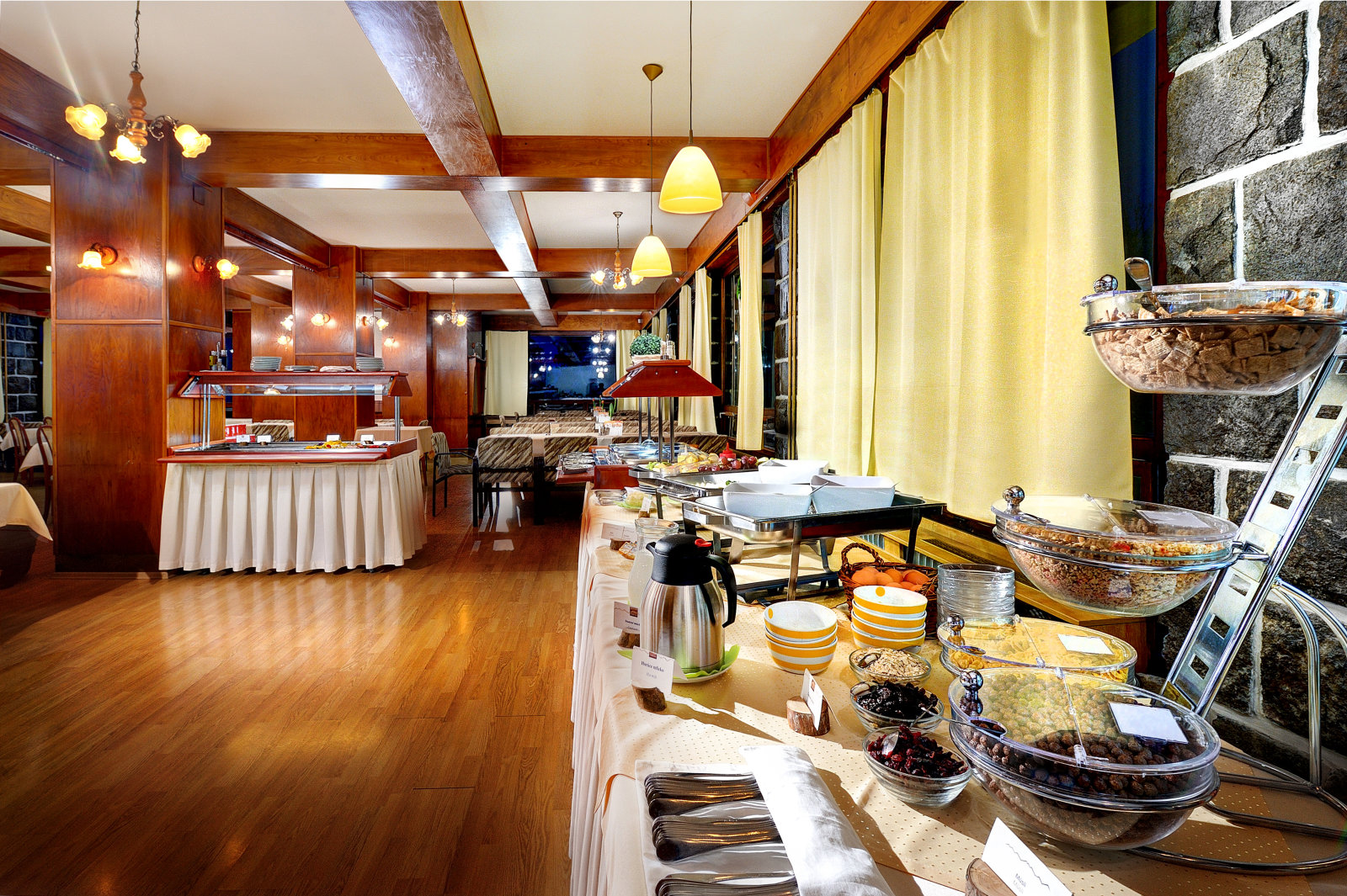 horsk-hotel-srdieko-restaurant-25862897322-o.jpg