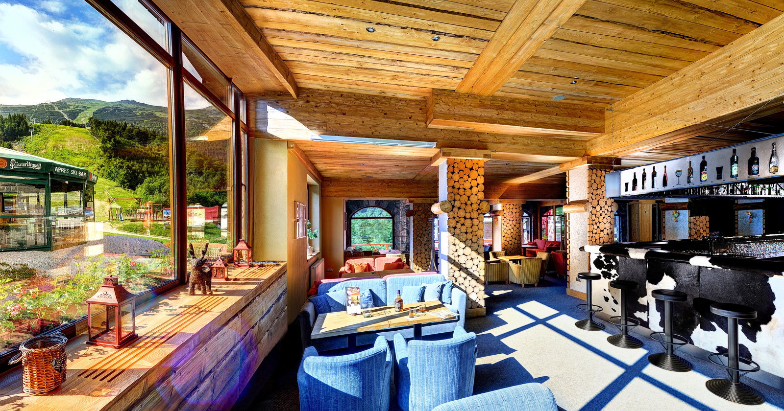 ski-lounge-21819588102-o.jpg