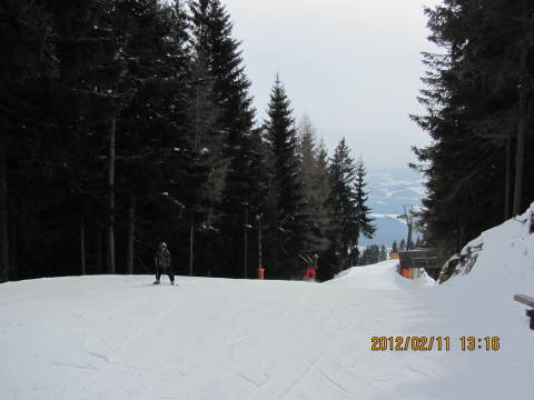 Középcsákány tetejéről, távoli felüljárón megy még feljebb a másik csákány
