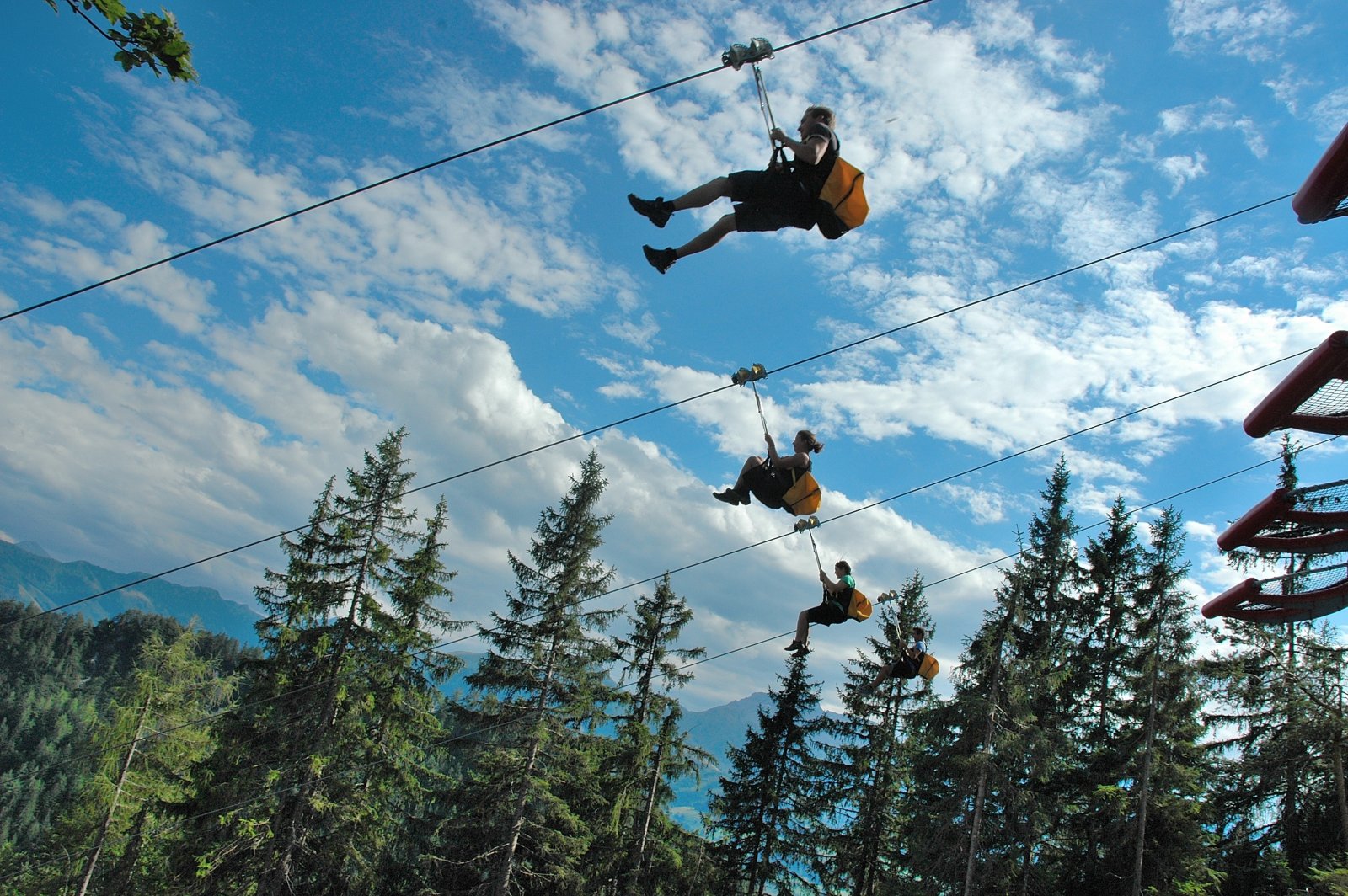 Szédítő élmény a hegyek között átcsúszni a zipline pályán - Stoderzinken | fotó: Steiermark Tourismus GmbH