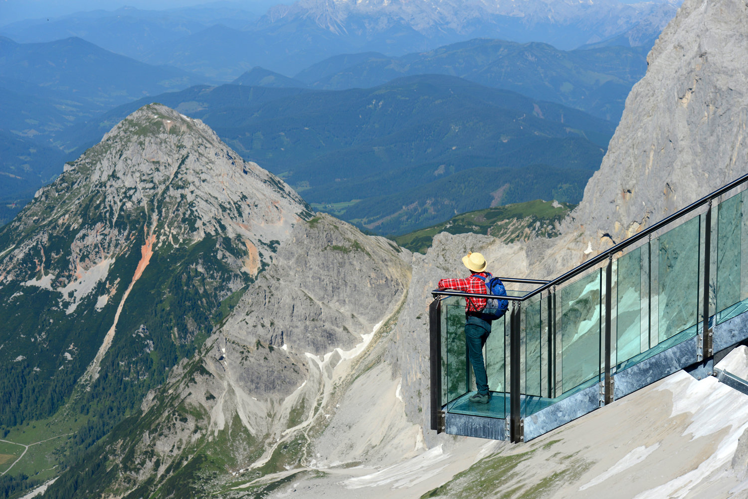"Lépcső a semmibe" a Dachstein gleccseren | © Dachstein Gletscherbahn Ramsau / Gery Wolf