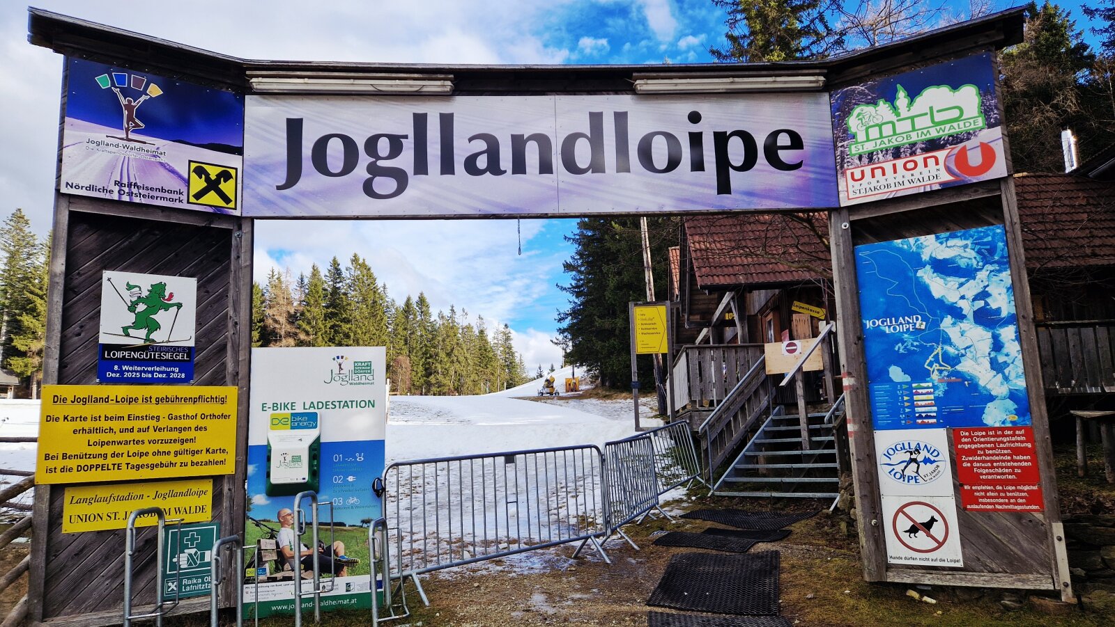 St Jakob im Walde: a sífutópálya bejárata és az áttekintő térkép