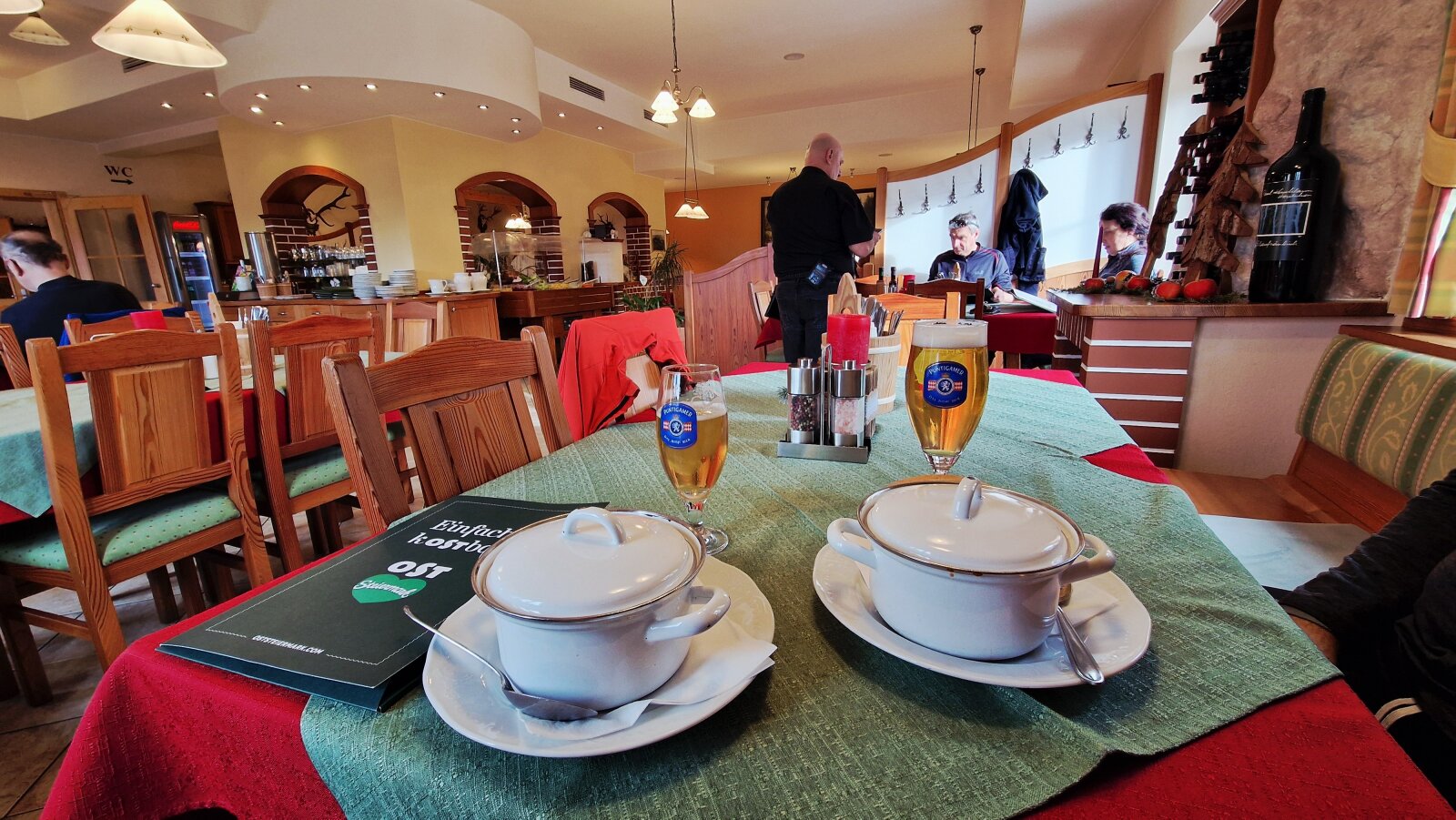 Ebéd az Orthofer fogadóban, ezzel a kisfazéknyi levessel teljesen jóllaktunk.