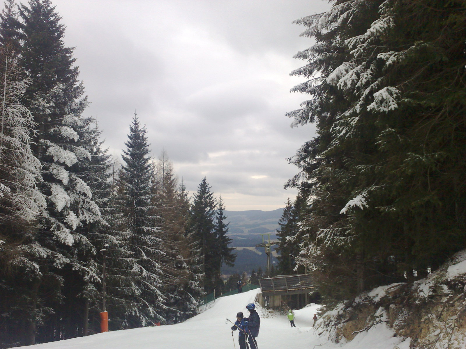 az A felvonó felől