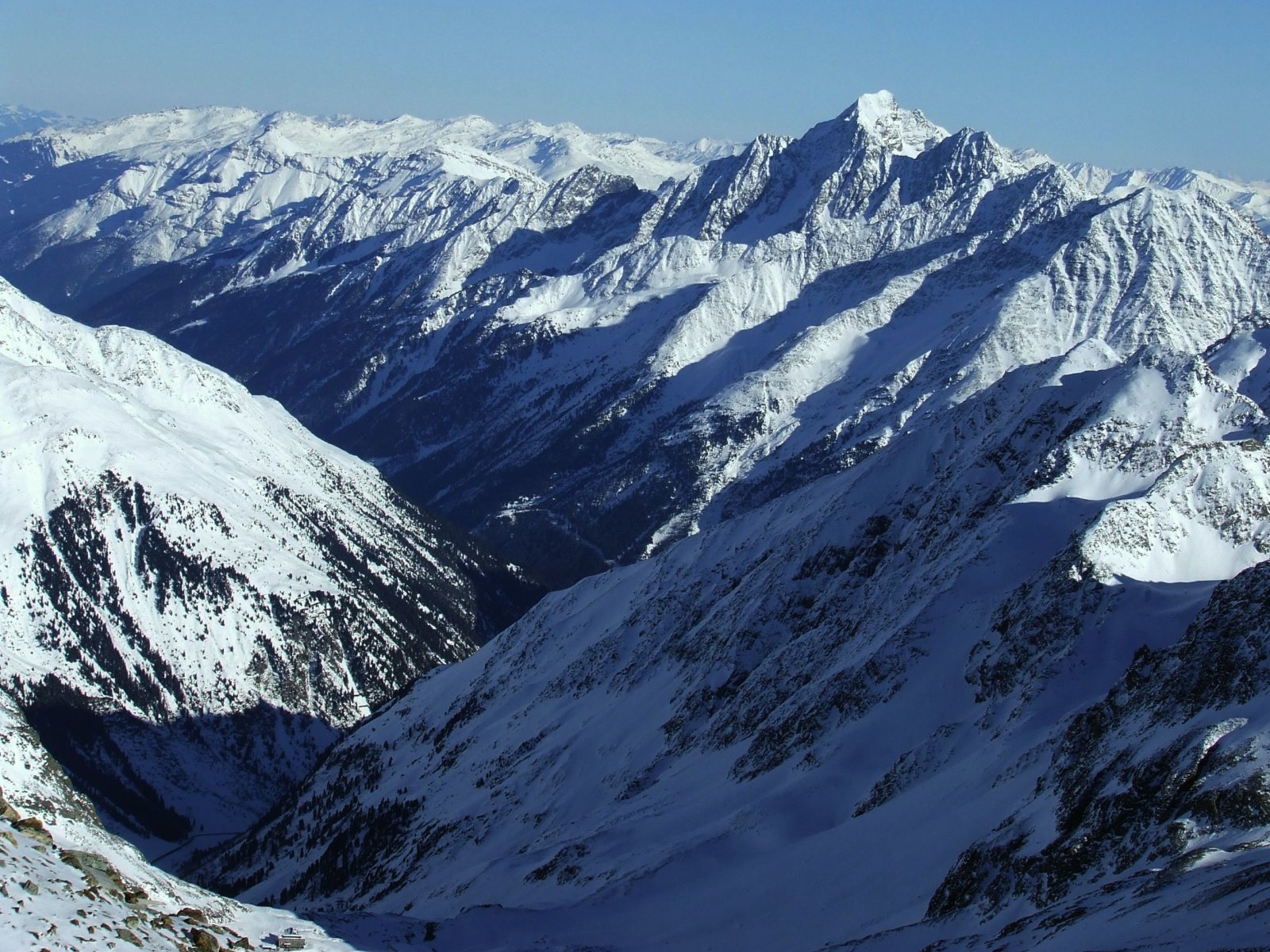Stubaital látványa a gleccserről