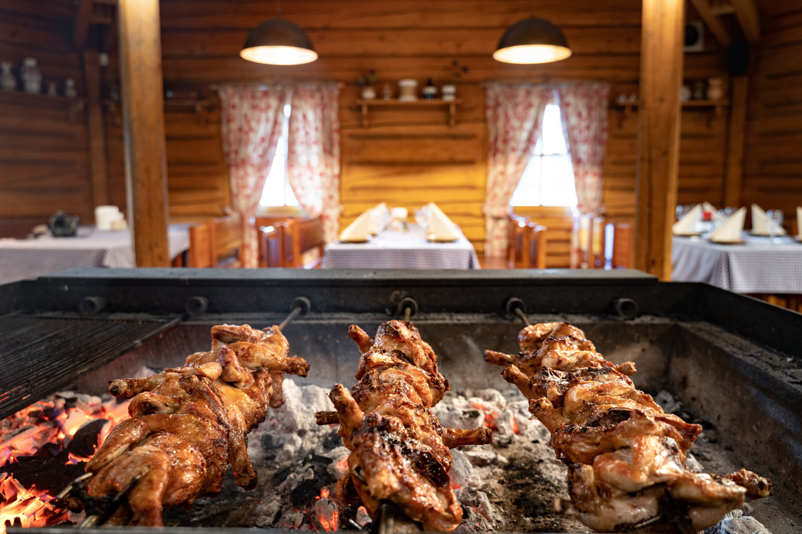 "Koliba", azaz tradicionális szlovák étterem a hotel szomszédjában
