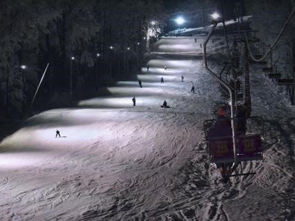  Éjszakai sízés a  Suior 1 sípályán