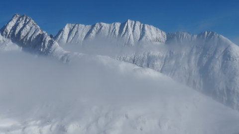 a felhő lassan kezdett felszállni