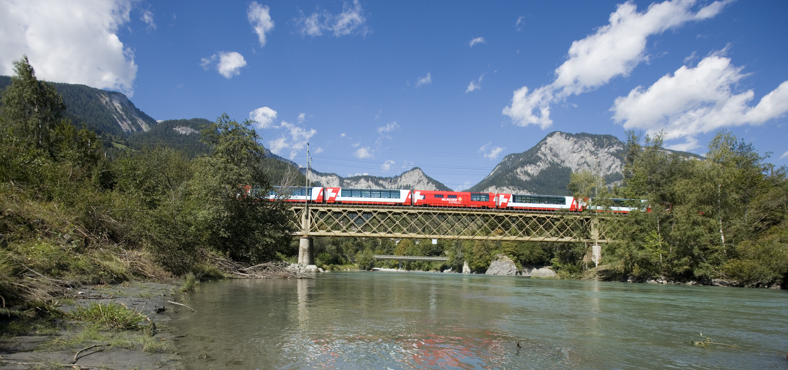 Az egyik híd a sok közül a Gleccser Expressz vonalán