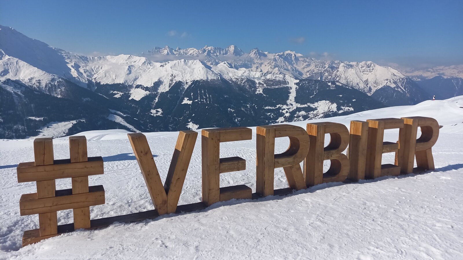 Háttérben a Mont Blanc