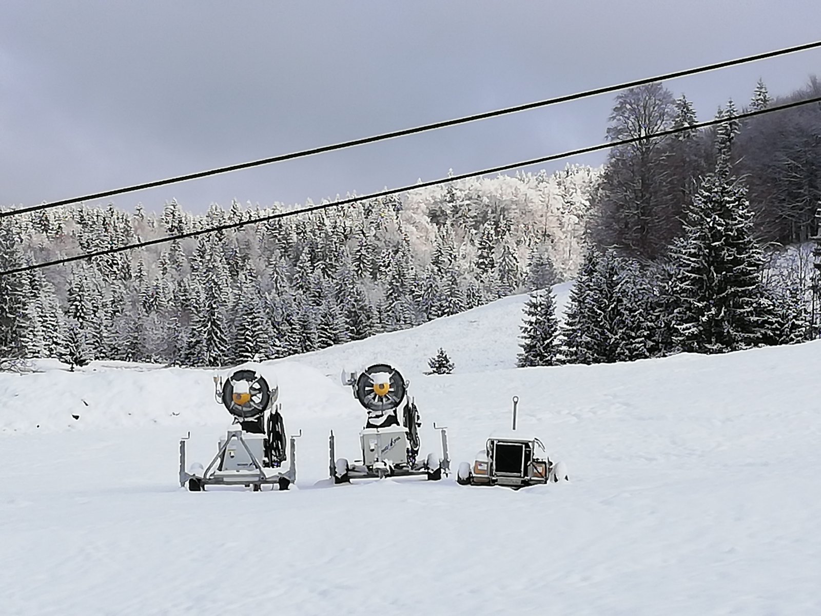 Hóágyúk a székelyvarsági sípályán